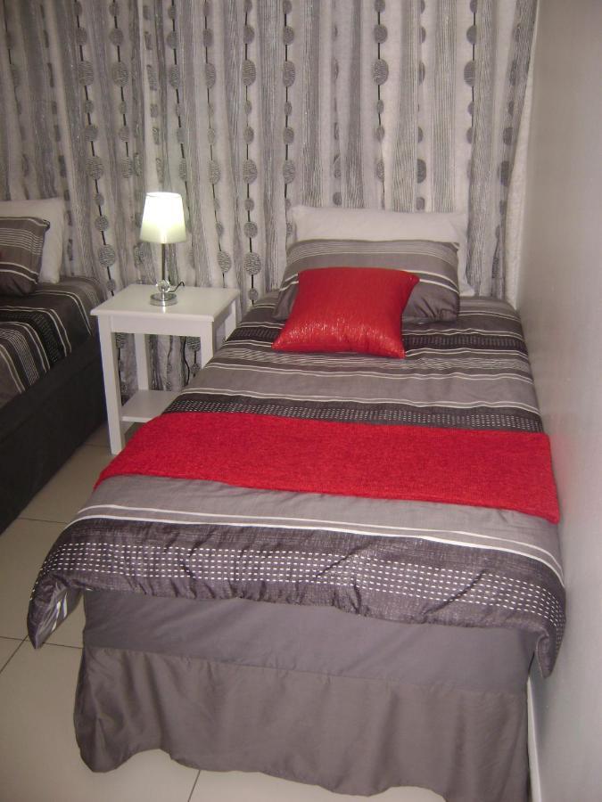 North Beach Durban Apartments Esterno foto