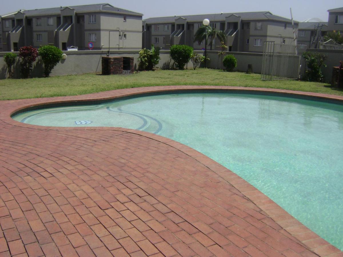 North Beach Durban Apartments Esterno foto